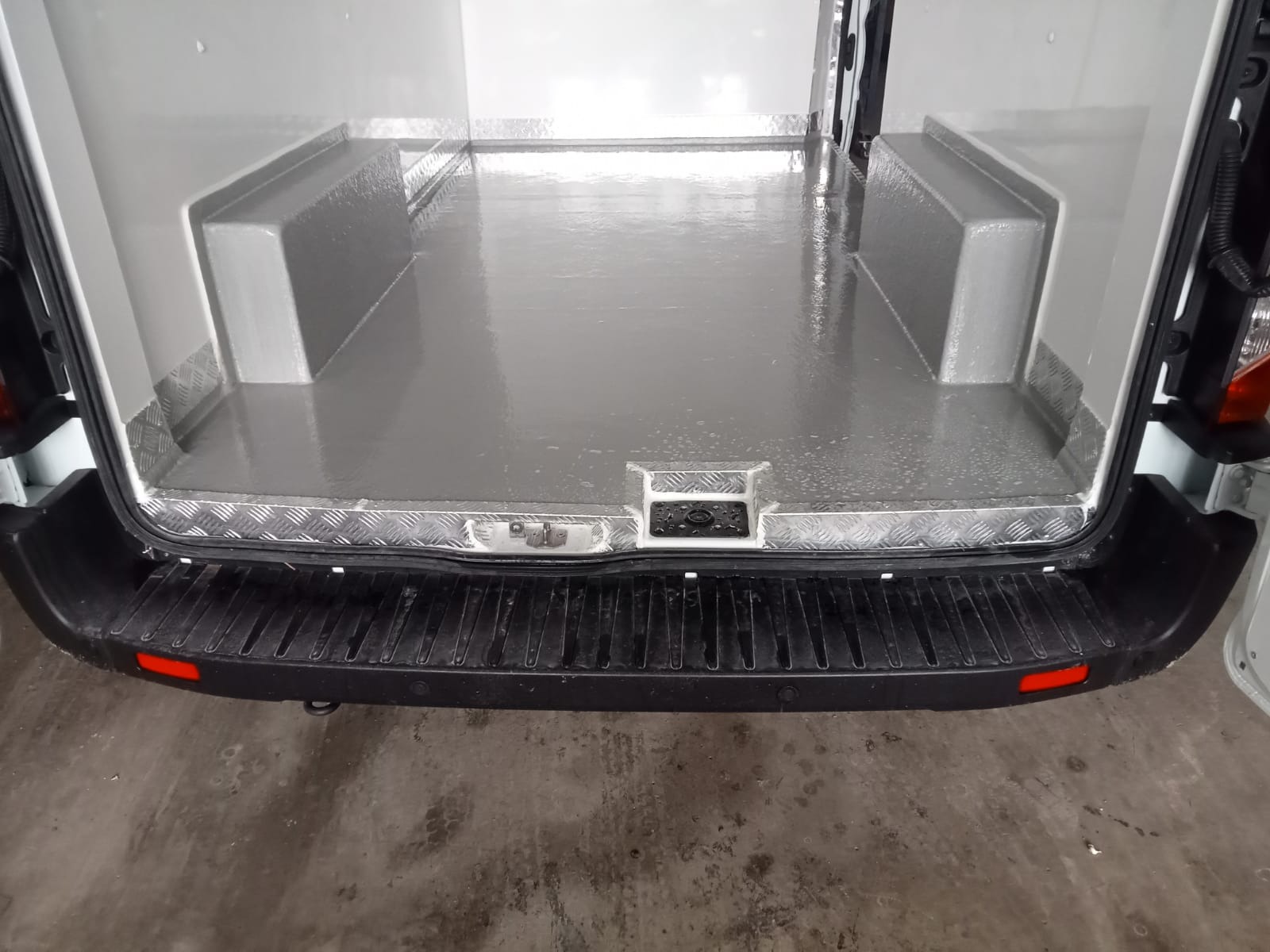 Panelvan İzalasyon