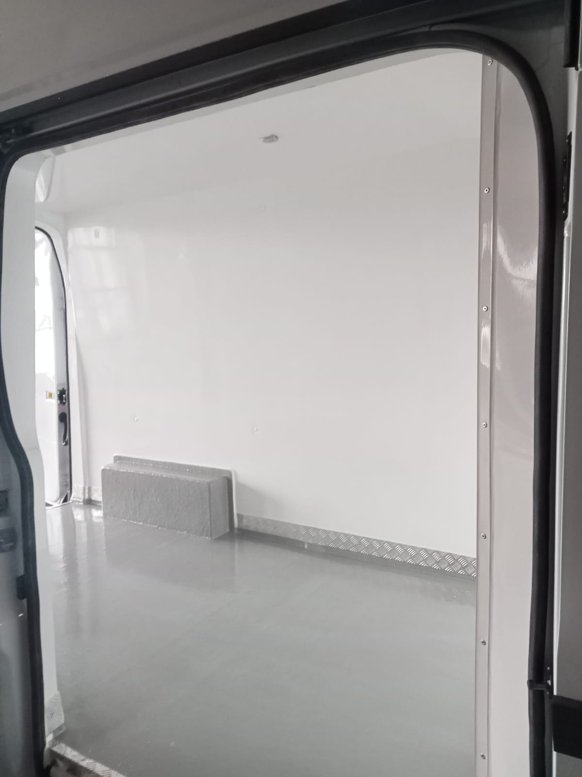 Panelvan İzalasyon