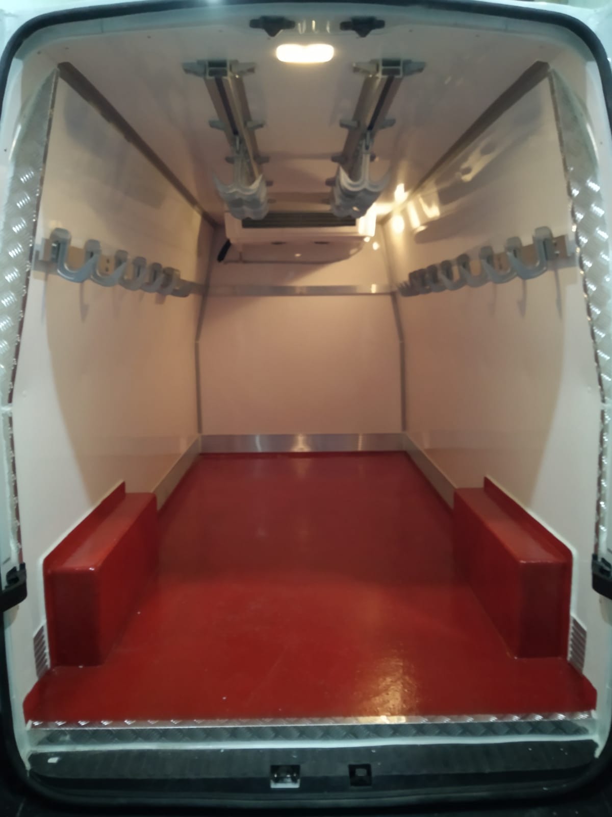 Panelvan İzalasyon