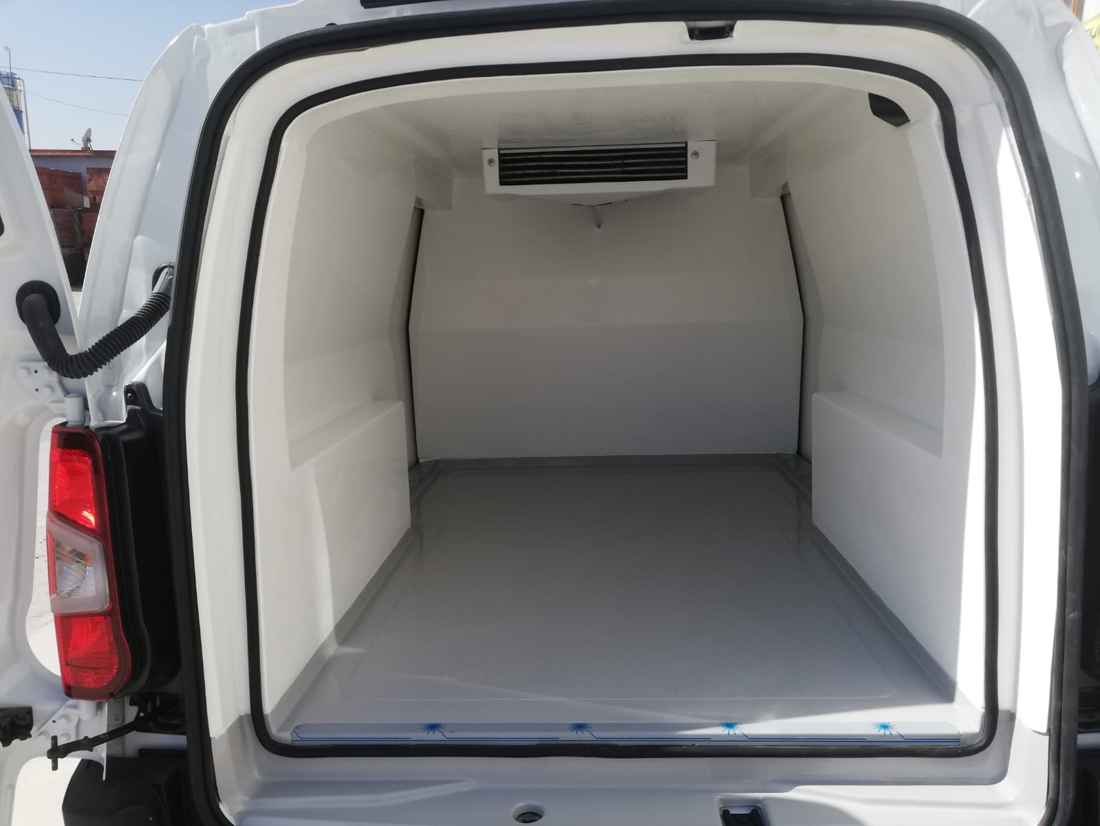 Panelvan İzalasyon
