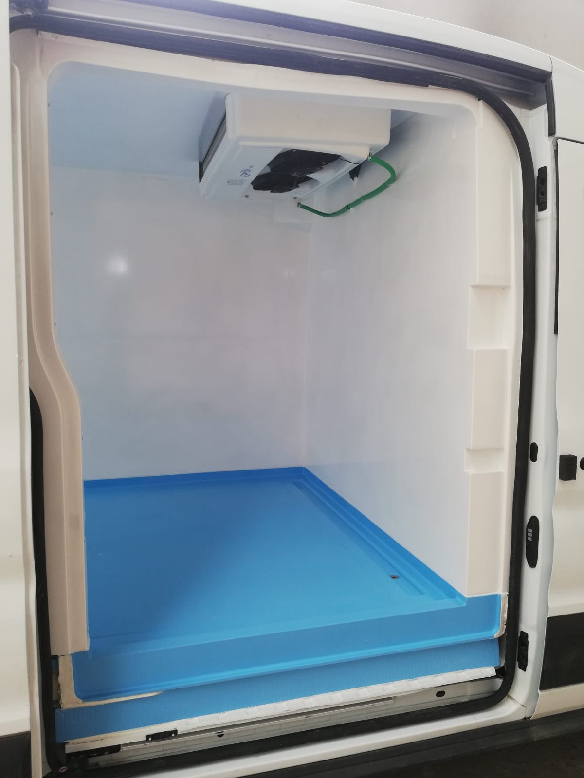 Panelvan İzalasyon