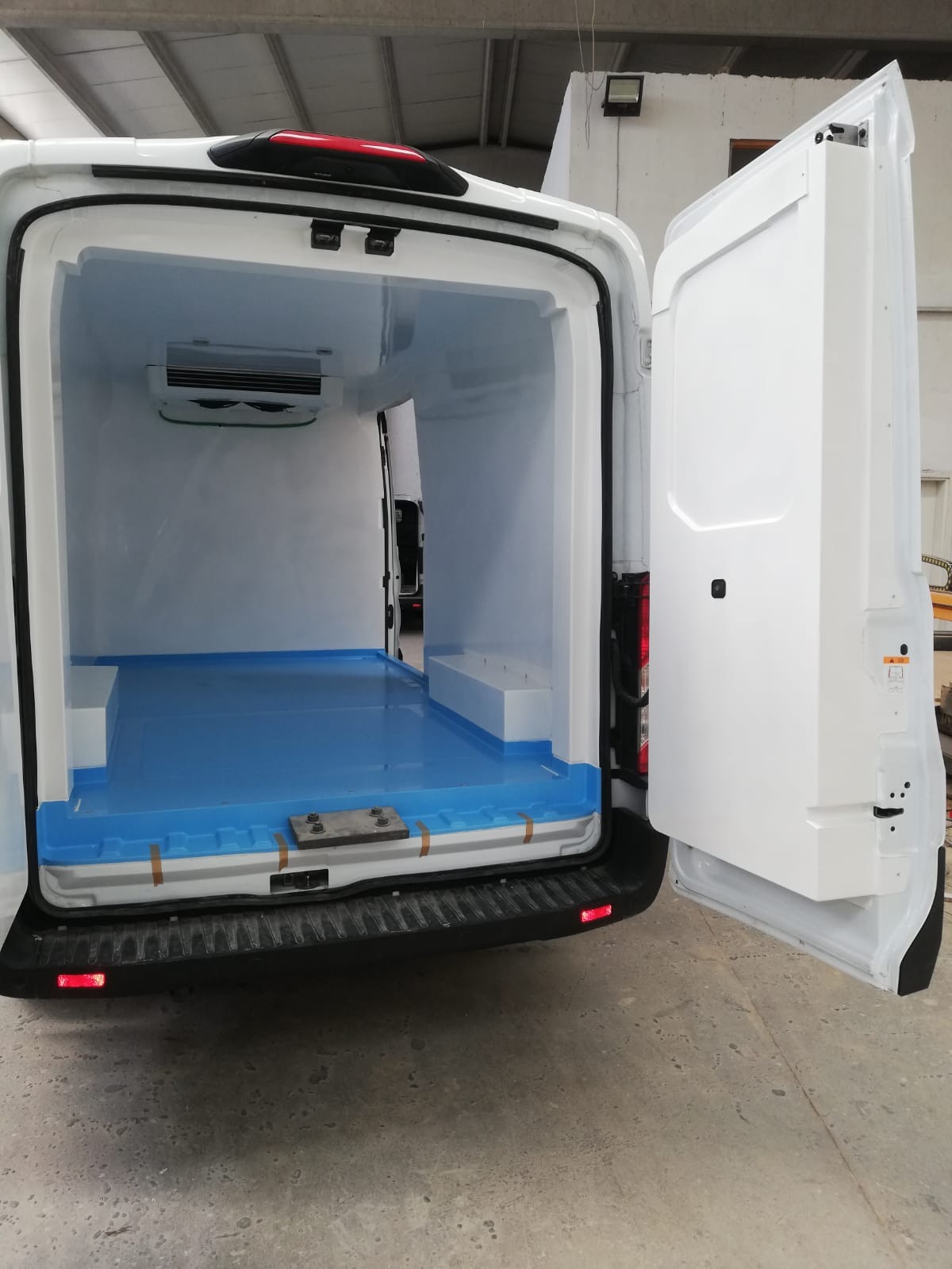 Panelvan İzalasyon
